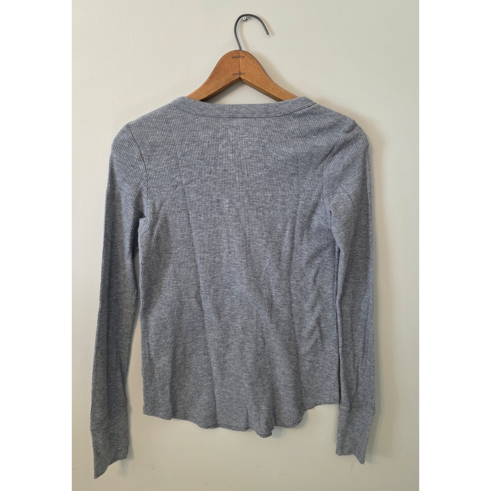 Aerie Heather Gray Long Sleeve Henley - Picture 2 of 2